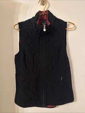 Infinity Cherokee Nurse reversible   Black Quilted Vest with Burgundy Lining